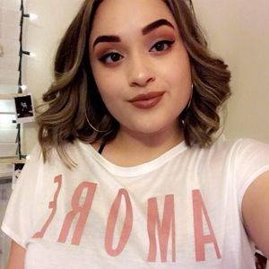 Meet your Posher, Alyssa